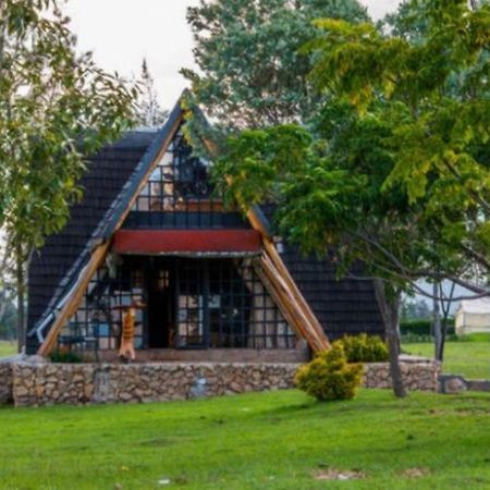 Samawati Lakeside Cottages Nyahururu Екстер'єр фото